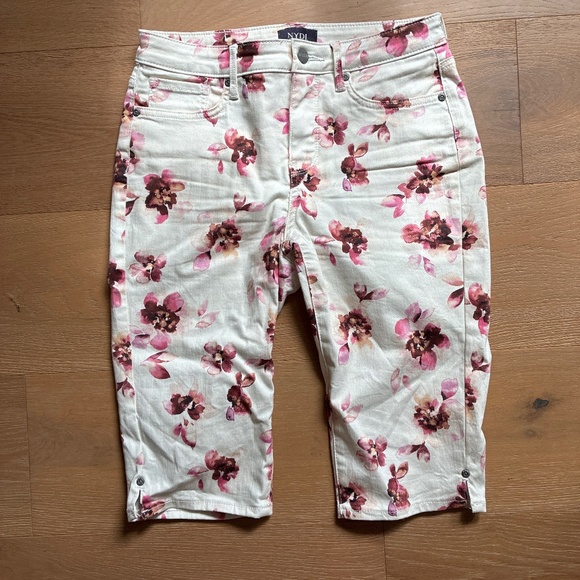 Flower Print Shorts - Picture 1 of 4